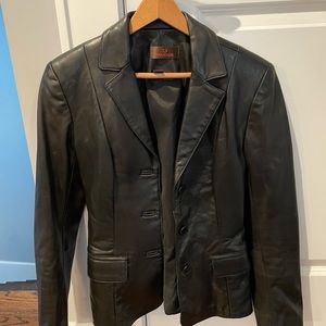 Danier Leather Womens size 4P